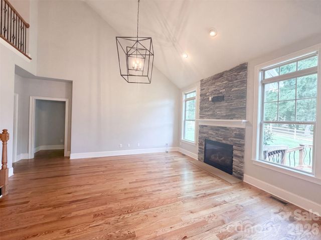 131 Lakeshore Hills Drive, Mooresville, NC 28117