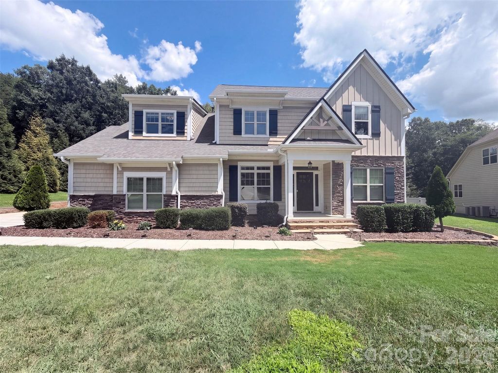 131 Lakeshore Hills Drive, Mooresville, NC 28117