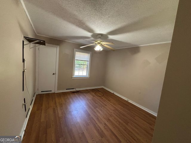 312 Mullis Street, Dexter, GA 31019