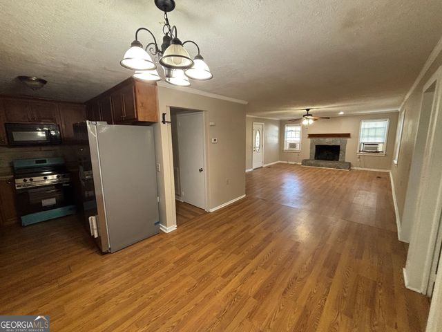 312 Mullis Street, Dexter, GA 31019