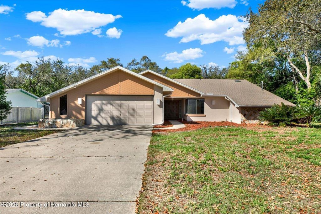 7765 Holiday Drive, Spring Hill, FL 34606