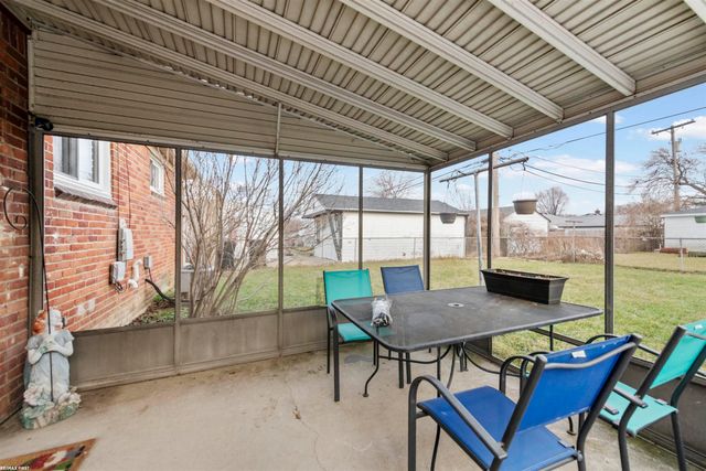 18140 Marquette Street, Roseville, MI 48066