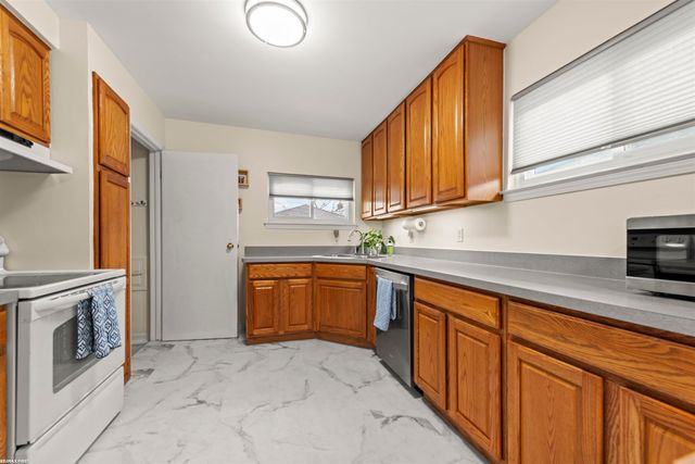 18140 Marquette Street, Roseville, MI 48066