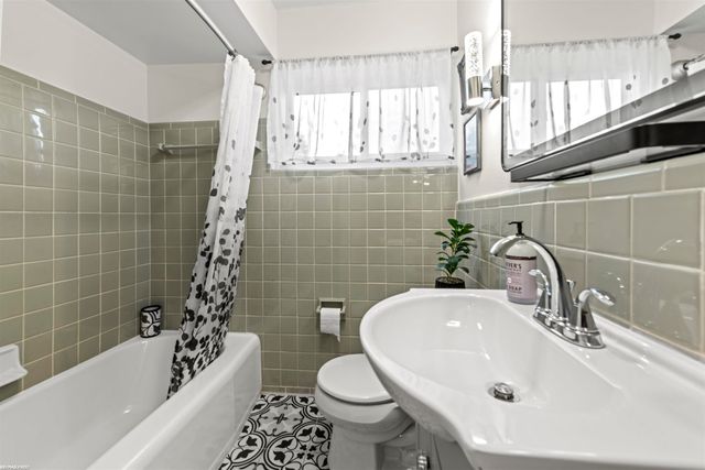 18140 Marquette Street, Roseville, MI 48066