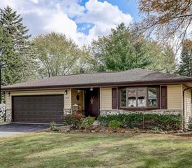 219 Park AVENUE, Eagle, WI 53119