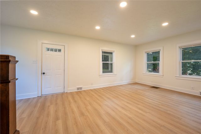117 W Main St, New Alexandria, PA 15670