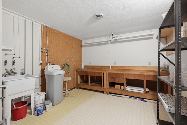4825 MOUNTAIN SPRINGS CT, Rapid City, SD 57702