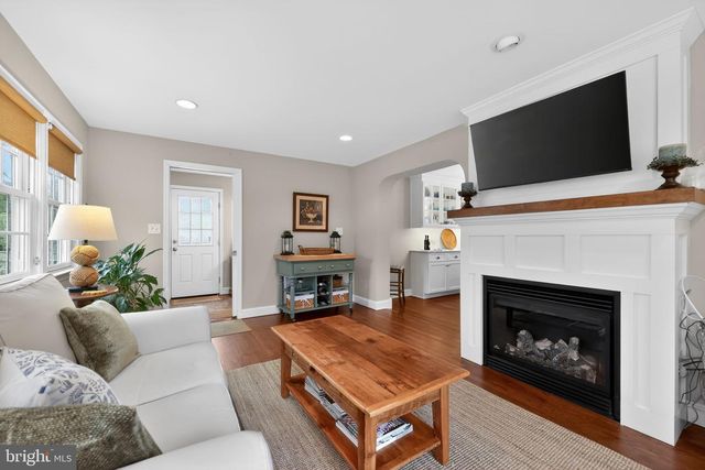 303 BARRY LN, Wallingford, PA 19086