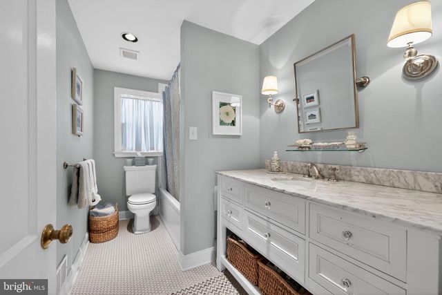 303 BARRY LN, Wallingford, PA 19086