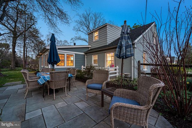 303 BARRY LN, Wallingford, PA 19086