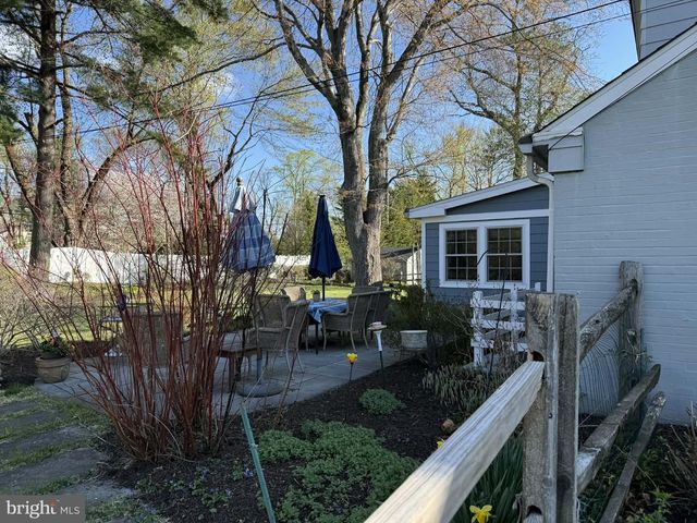 303 BARRY LN, Wallingford, PA 19086