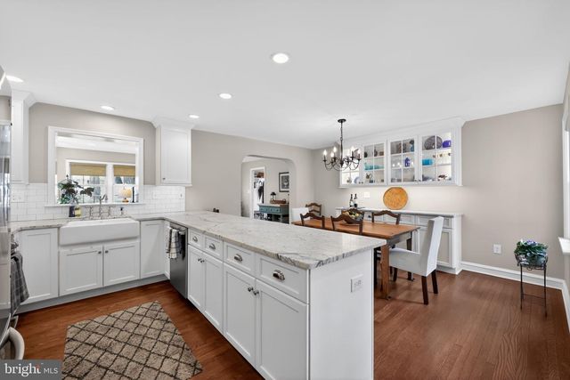 303 BARRY LN, Wallingford, PA 19086