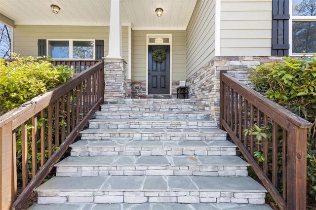 102 River Point Road, Jackson, GA 30233