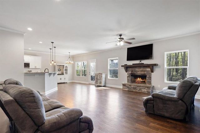 102 River Point Road, Jackson, GA 30233