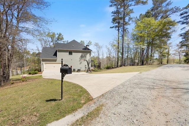 102 River Point Road, Jackson, GA 30233
