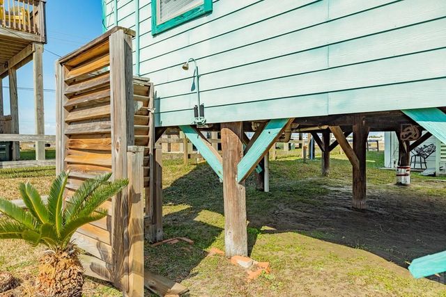 17404 Bristow, Galveston, TX 77554