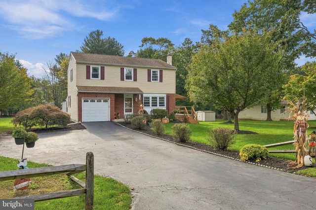 902 VALLEY RD, Blue Bell, PA 19422