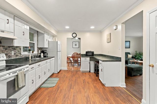 902 VALLEY RD, Blue Bell, PA 19422