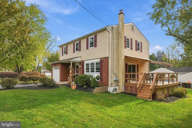 902 VALLEY RD, Blue Bell, PA 19422