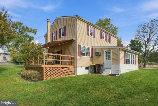 902 VALLEY RD, Blue Bell, PA 19422