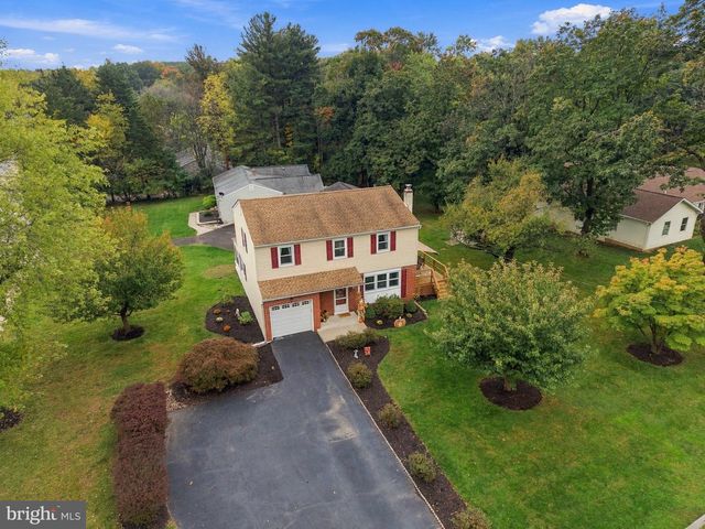 902 VALLEY RD, Blue Bell, PA 19422