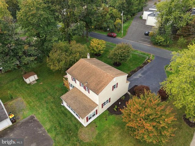 902 VALLEY RD, Blue Bell, PA 19422