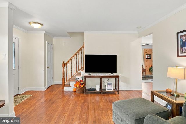902 VALLEY RD, Blue Bell, PA 19422