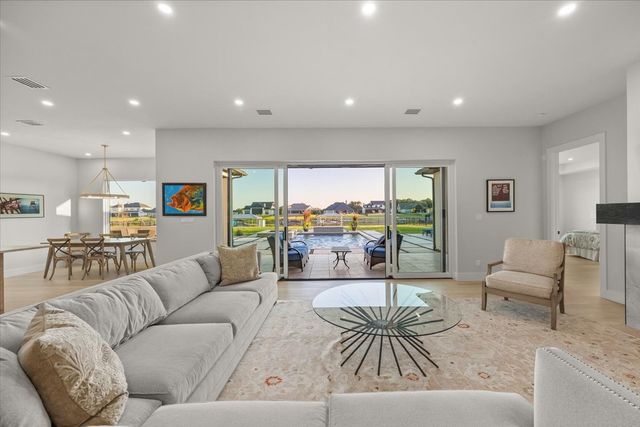 1532 Laguna N, Pelican Bay, TX 76020