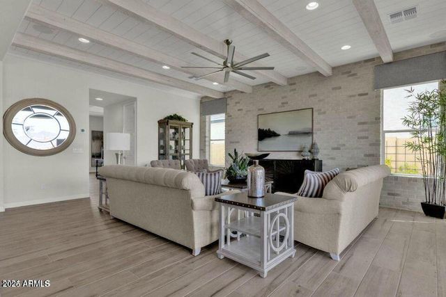 2643 E VIRGINIA Street, Mesa, AZ 85213