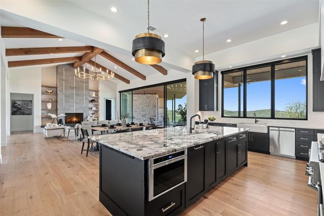 416 Julieanne CV, Dripping Springs, TX 78620