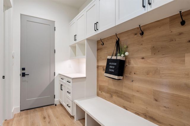 416 Julieanne CV, Dripping Springs, TX 78620