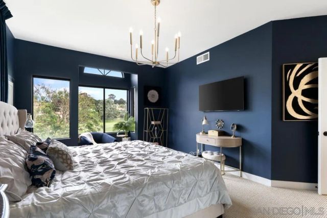 170 Las Banderas Dr, Solana Beach, CA 92075