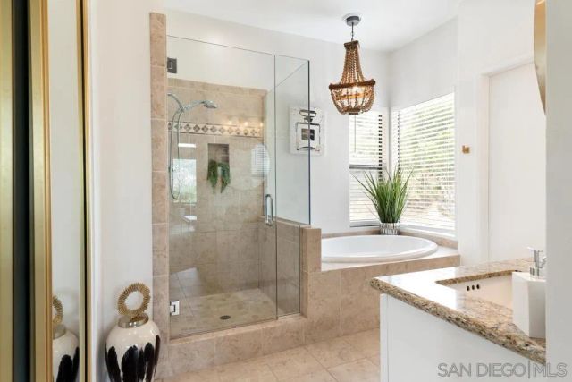 170 Las Banderas Dr, Solana Beach, CA 92075