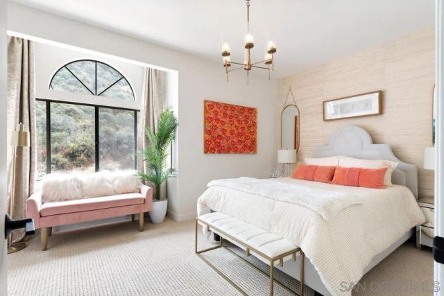 170 Las Banderas Dr, Solana Beach, CA 92075