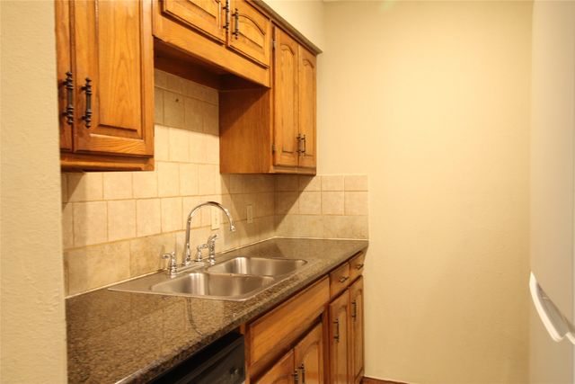 217 Matt Place, Grand Prairie, TX 75051
