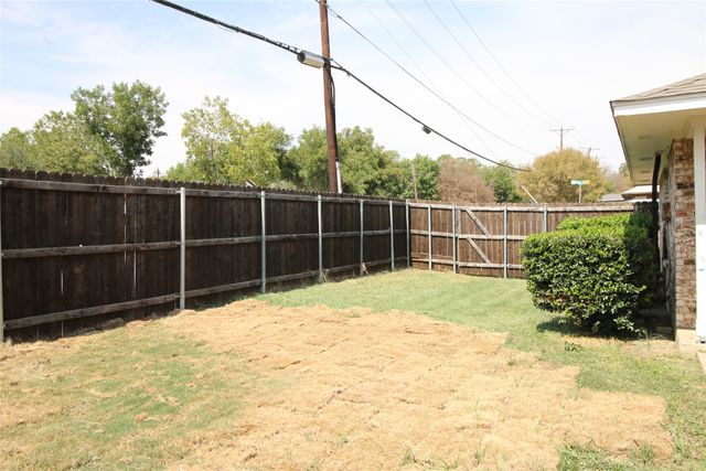 217 Matt Place, Grand Prairie, TX 75051