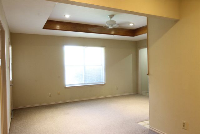 217 Matt Place, Grand Prairie, TX 75051
