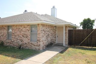 217 Matt Place, Grand Prairie, TX 75051