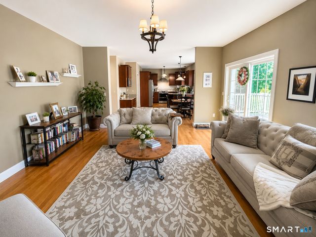 42 Ridgewood Terrace, North Haven, CT 06473