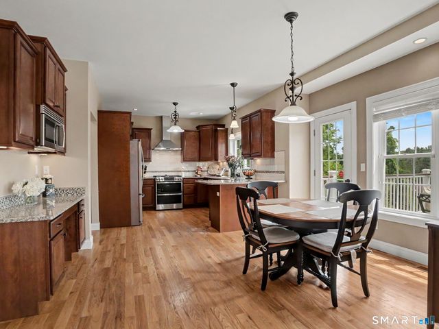 42 Ridgewood Terrace, North Haven, CT 06473