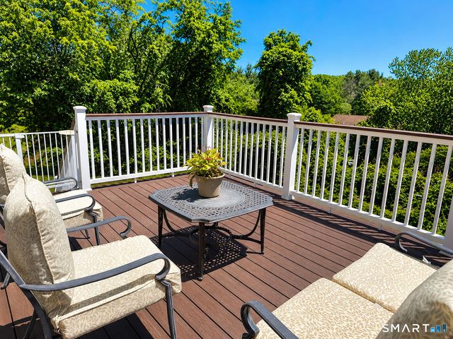 42 Ridgewood Terrace, North Haven, CT 06473