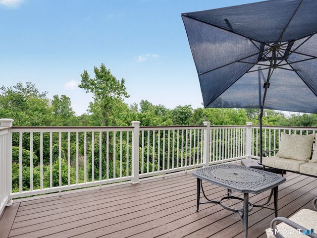 42 Ridgewood Terrace, North Haven, CT 06473