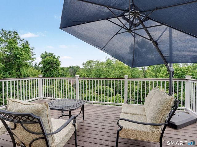 42 Ridgewood Terrace, North Haven, CT 06473