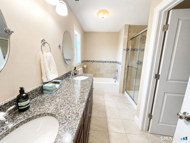 42 Ridgewood Terrace, North Haven, CT 06473