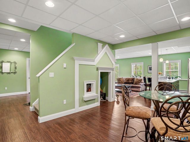 42 Ridgewood Terrace, North Haven, CT 06473