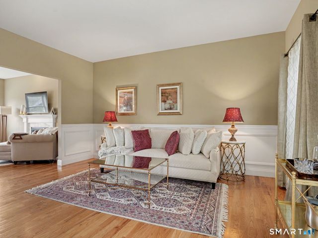 42 Ridgewood Terrace, North Haven, CT 06473