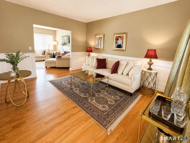 42 Ridgewood Terrace, North Haven, CT 06473