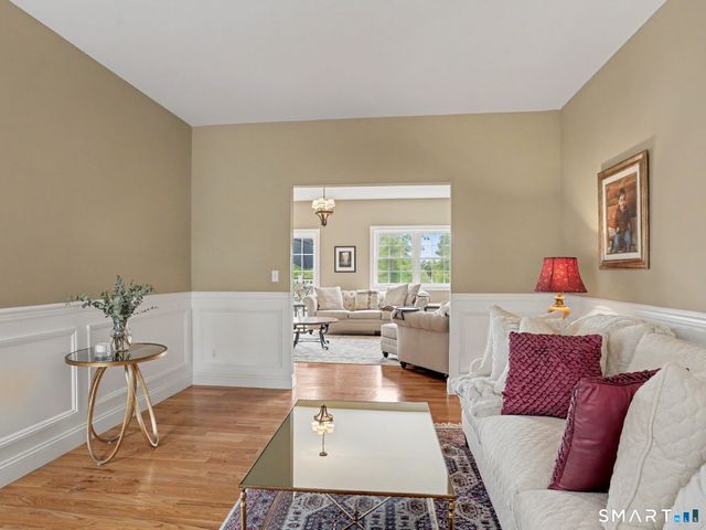 42 Ridgewood Terrace, North Haven, CT 06473