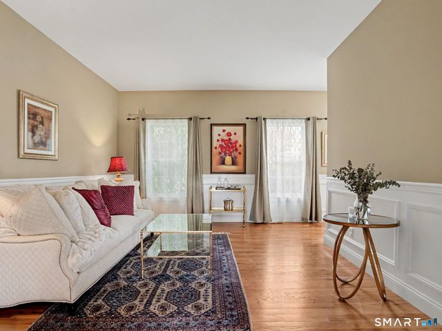 42 Ridgewood Terrace, North Haven, CT 06473