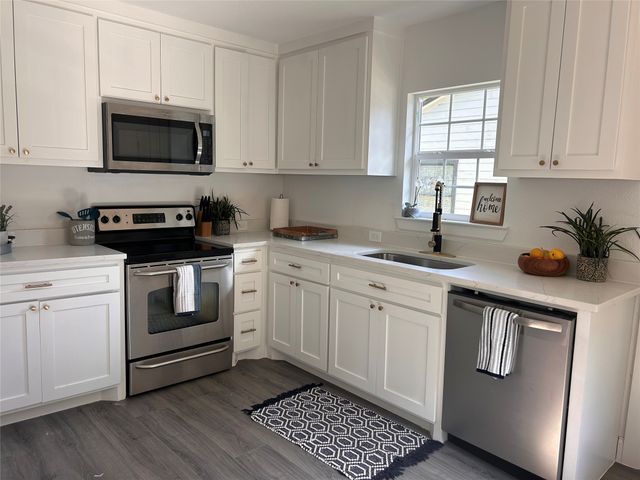 211 Kerby Street, Arlington, TX 76013